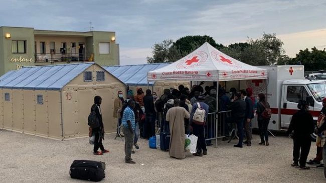 Campobello, sospesi i lavori di ampliamento al campo per migranti lavoratori. Mancano 350mila euro dal Viminale