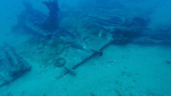 Mazara, le prime immagini dell'aereo che giace a 30 metri di profondità   