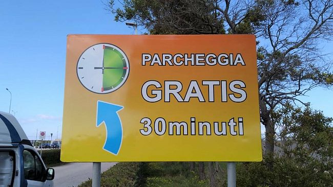 Aeroporto Birgi, la sosta gratuita passa da un quarto d’ora a 30 minuti