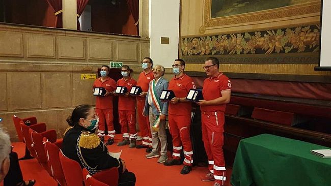 Il Sindaco Alfano conferisce un pubblico encomio alla Polizia Municipale ed alla Croce Rossa per la gestione dell’emergenza Covid