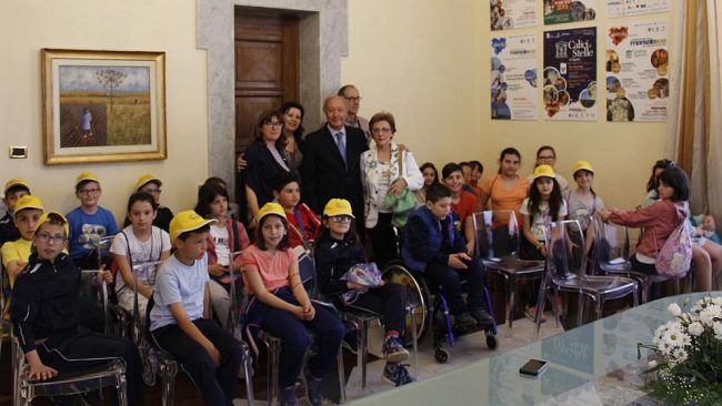 Marsala, scolaresca in visita al Comune