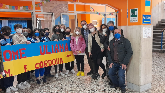 Caltanissetta, solidarietà alla “Don Milani”: raccolta fondi e accoglienza di una studentessa Ucraina