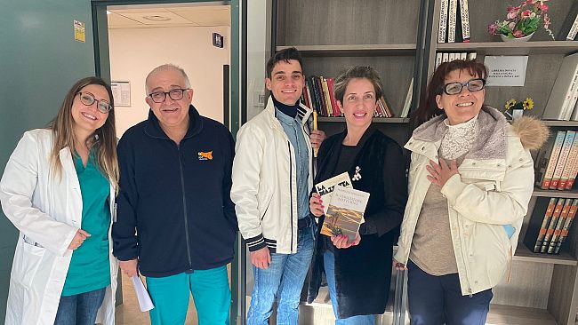 Mazara, “Le parole che curano, i gesti che uniscono”. Volontari donano libri al reparto di Radioterapia 