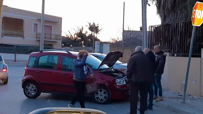 Mazara, violento scontro fra due auto in via Marsala
