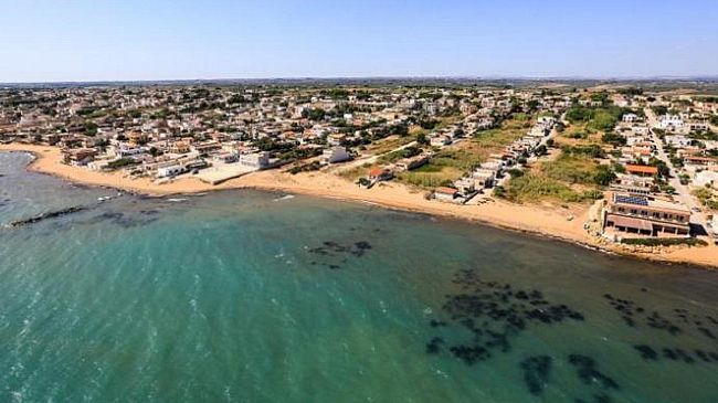 Segnalata una perdita d’acqua nella via 25 a Triscina