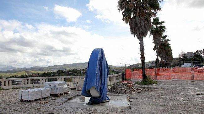 Alcamo: sabato prossimo alle ore 11:30  sarà inaugurata l’opera di Turi Simeti “Un ovale marmo perlato su panorama”