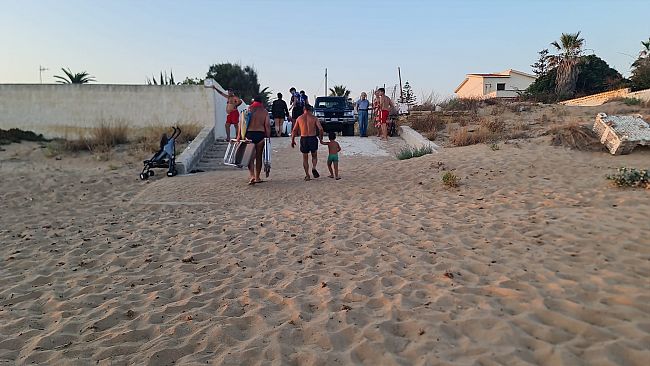 Triscina, bambino si allontana sulla spiaggia: ritrovato e riconsegnato alla madre