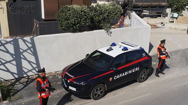Aveva in casa un fucile con matricola abrasa e munizioni: arrestato 72enne a Paceco