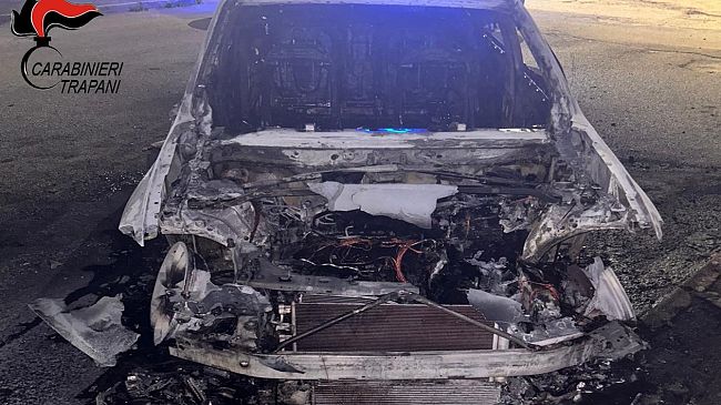 Appiccò un incendio a due auto distruggendone una. I carabinieri arrestano 40enne a Calatafimi-Segesta   