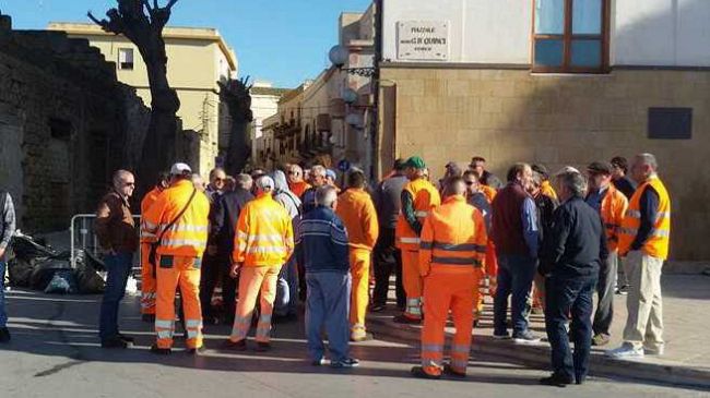 Mazara, Natale a secco per 50 operai ex Belice Ambiente. In attesa degli ultimi stipendi e della tredicesima.