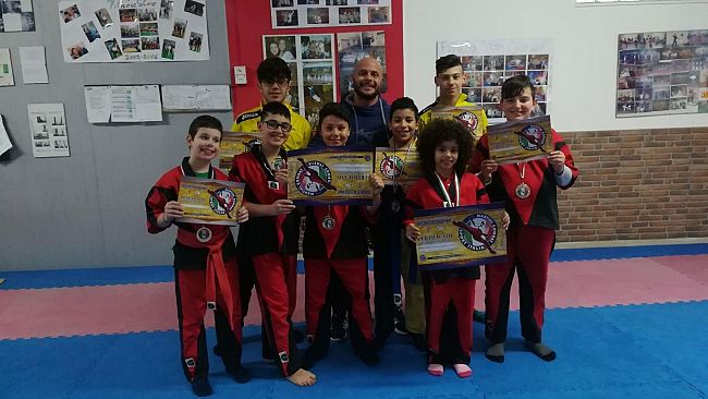 Gli atleti della Fitness Story del maestro Nino Giustiniano vincono 4 ori e 4 argenti ai campionati nazionali