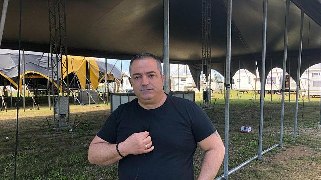 Il gruppo dell’Happy Circus ormai allo stremo, ecco i numeri per poterli aiutare anche a distanza con un contributo