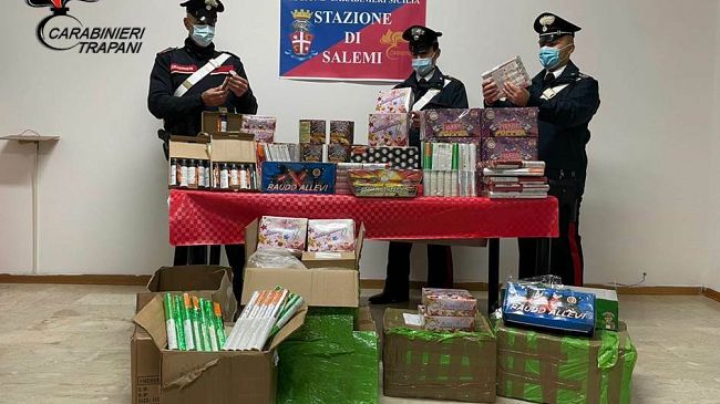 Salemi, “Operazione Capodanno Sicuro”: oltre 80 kg di fuochi pirotecnici sequestrati dai carabinieri.