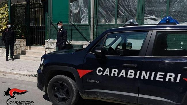 Salemi: apre la pizzeria al pubblico, fila per l’asporto, Carabinieri chiudono attivita’ commerciale
