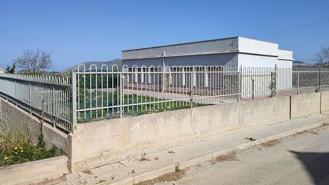 ​Trapani. Sopralluogo congiunto nella ex scuola di Mokarta