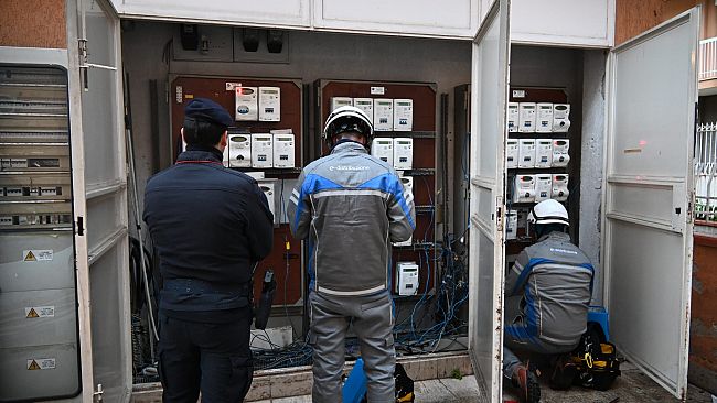 Carini, i carabinieri scoprono 8 