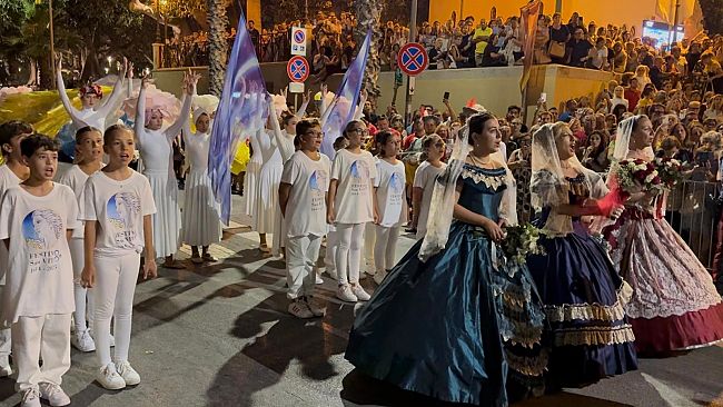 Mazara, Festino di San Vito 2025: il corteo storico a quadri viventi incanta la città 