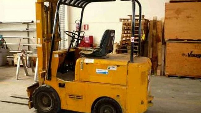 ​Cade dal cestello di un muletto nel Catanese, grave un operaio 50enne