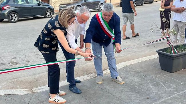 piazza-berlinguer-restituita-alla-comunita-completata-la-riqualificazione-del-cuore-di-poggioreale