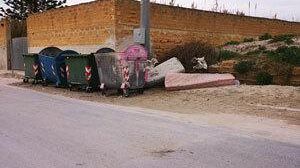 Via Antonio la Licata. Incendiato il materasso abbandonato giorni fa