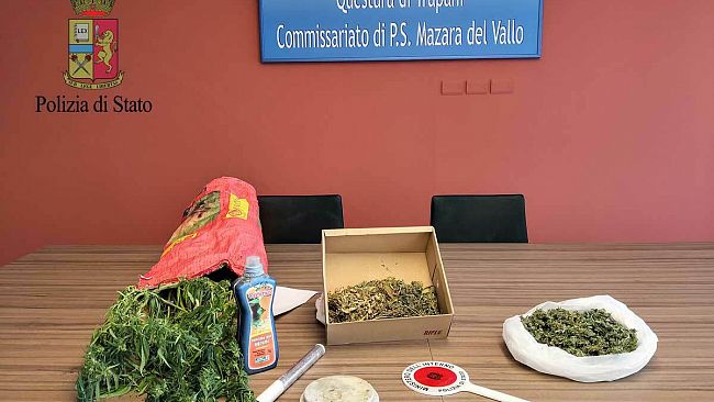Arresto in flagranza di un cittadino mazarese per coltivazione di cannabis indica e detenzione a fini di spaccio di  sostanza stupefacente del tipo  marijuana.