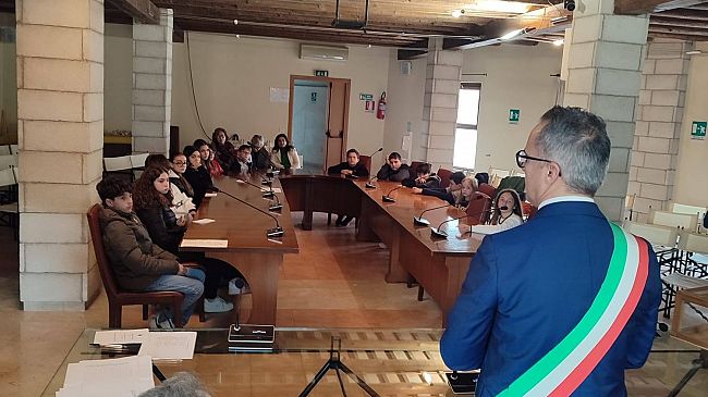 ​Valderice, oggi prima seduta del Consiglio comunale dei ragazzi