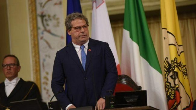 Miccichè avrebbe utilizzato l'auto blu per fini privati. Divieto di dimora a Cefalù per l'ex presidente dell'Ars 