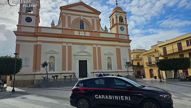 Balestrate, paura in strada: 47enne accoltellato al collo