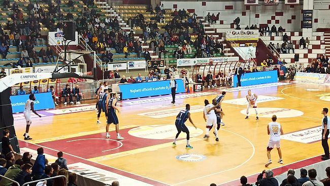 Trapani crolla 53-85 contro Treviglio, allarme rosso per i granata