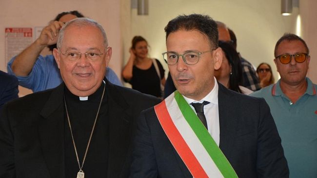 Il nunzio apostolico in Marocco Mons. Vito Rallo incontra il sindaco e le forze dell’ordine