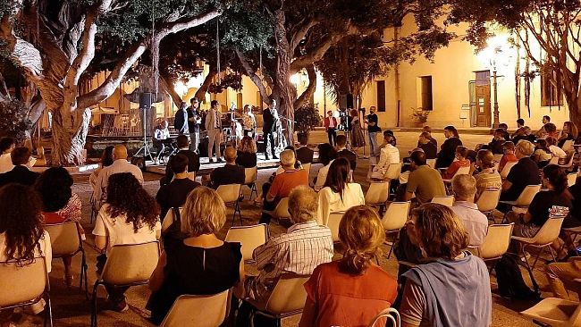 Calcetto a Salinella tra magistrati, agenti e ragazzi di Sappusi