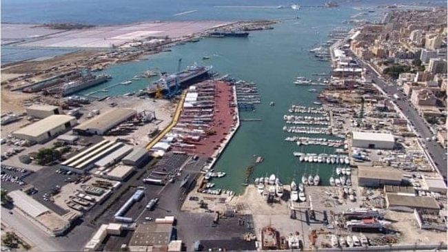 Trapani, escavazione dei fondali del porto. Il sindaco Tranchida: «Ora basta»