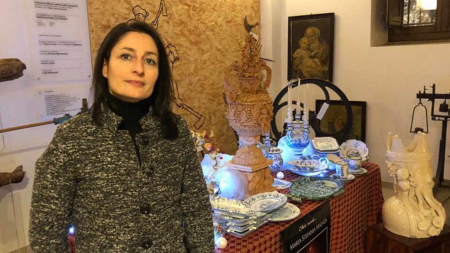 VIDEO – Quando la ceramica è arte pura. In mostra al museo del contadino di Castelvetrano le opere di Maria Stefania Maenza