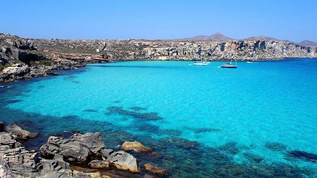 Cala Rossa a Favignana seconda spiaggia più bella d’Italia