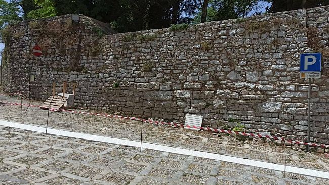 Erice, polemiche sul percorso per ipovedenti. I chiarimenti dell’Amministrazione