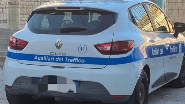 ​Erice. “Illegale che gli ausiliari del traffico abbiano l'auto della Polizia Locale e divise simili”
