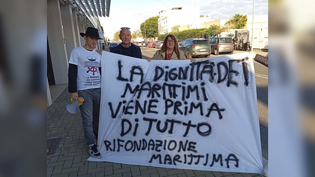 Continua la protesta dei marittimi della Caronte & Tourist