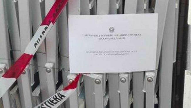 Mazara. Capitaneria sequestra ombrelloni e sdraio abusivi
