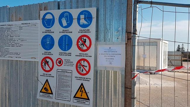 VIDEO – Mazara, incidente sul lavoro. Muore un operaio bulgaro travolto da bombole di gas