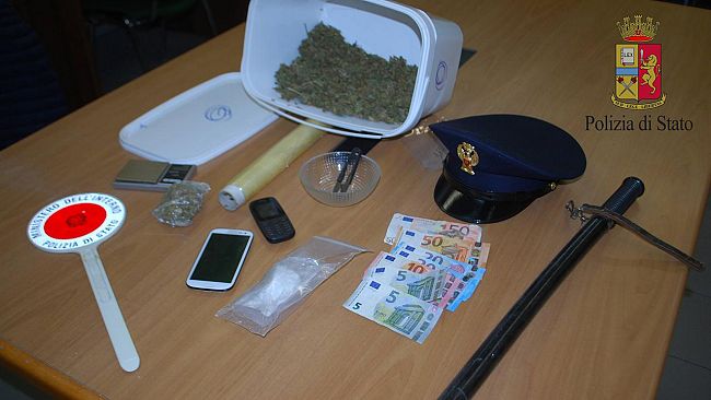 Alcamo: insospettabile arrestato dalla Polizia di Stato. In auto aveva 50 grammi di cocaina e a casa 200 di marijuana