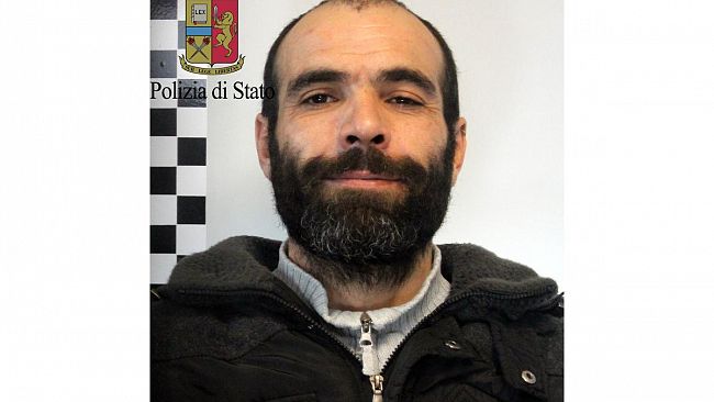 Coltivava marijuana in casa, arrestato dalla squadra Pegaso della Polizia