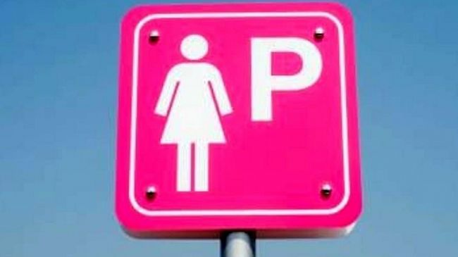 ​Trapani, istituiti due stalli di sosta “rosa”