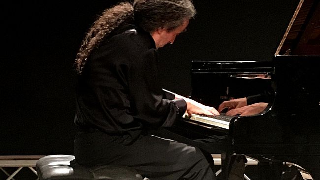 Trapani, il pianista Fabio Romano presenta il suo recital dal titolo “Dramma e giocosità”