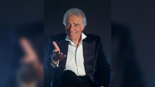 Trapani, al Teatro Ariston il nuovo spettacolo di Enrico Montesano “Ottanta voglia di stare con voi”