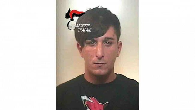Alcamo, aggredisce militari durante un controllo: arrestato dai Carabinieri per lesioni e resistenza a pubblico ufficiale