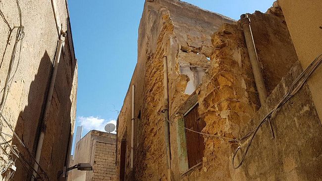 VIDEO – Mazara, rischio serissimo  di crollo di una casa nel centro storico. Ancora nessun intervento concreto dal Comune