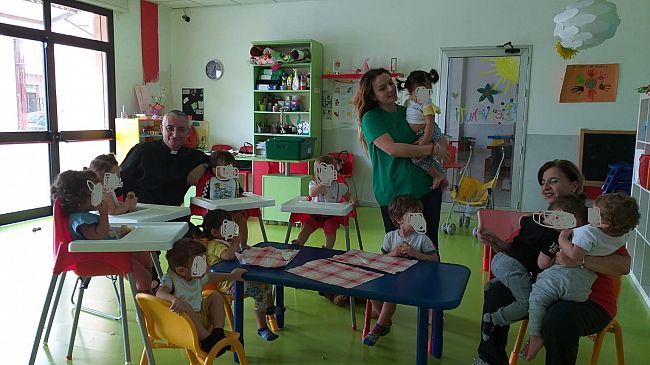 Don Giuseppe Undari prosegue gli incontri nelle scuole dell’infanzia