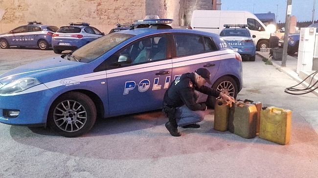 Trapani, rubano carburante agricolo da un garage: ladri seriali arrestati dalla Polizia di Stato
