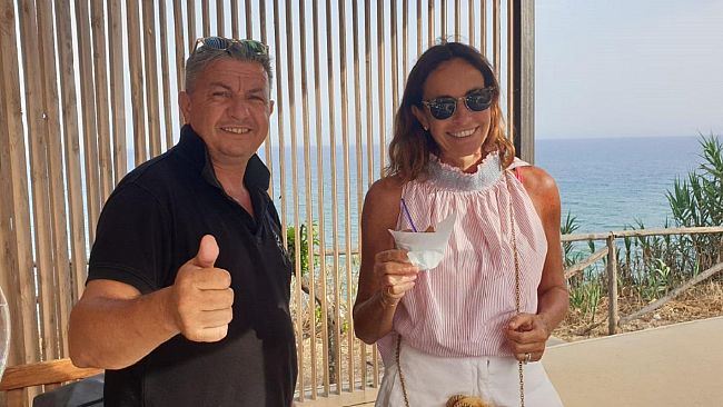 Cristina Parodi e Giorgio Gori rapiti dalle granite di Filippo a Selinunte