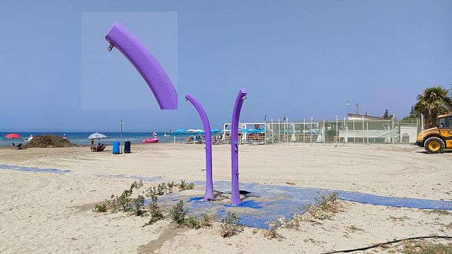 Mazara, adesso rubano anche le docce in spiaggia… Serve una “guerra” contro l’inciviltà  